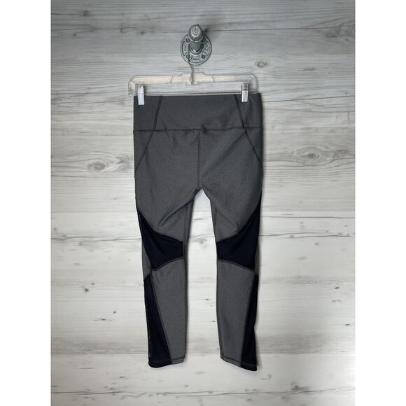 Under Armour Pants Womens Medium Gray Black Compression HeatGear Capri Leggings - Picture 5 of 6